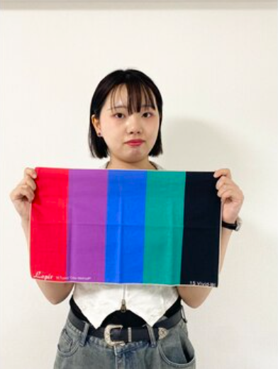 パーソナルカラー診断でVivid Winterと診断され、鮮やかな色が似合うことが分かったお客様の体験談